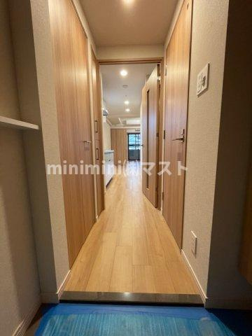 スプランディッド本町東DUEの玄関