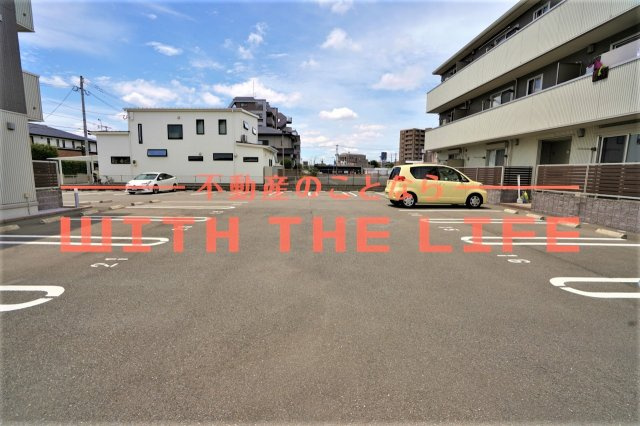 フロレゾン【10，000円キャッシュバック対象物件】の駐車場|駐車場に車を止められます