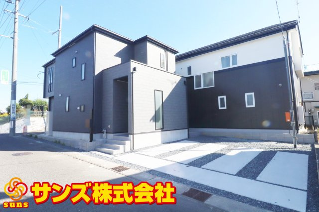 郡山市菜根３丁目　　　１号棟　　　桜小学校、郡山第３中学区の外観|北西側から見た駐車場を含む外観