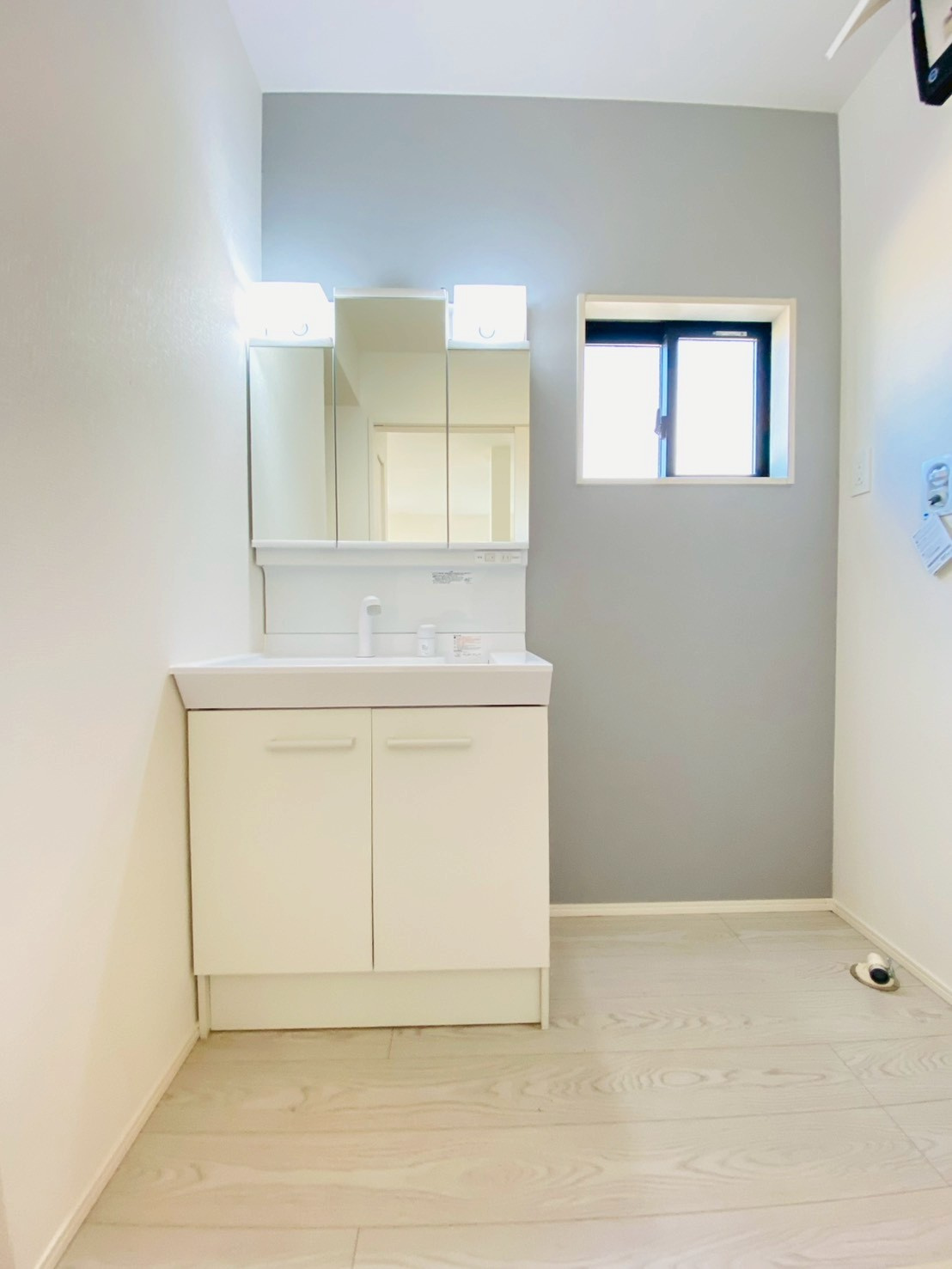 よかタウン／菊陽町久保田５期／１１号棟の独立洗面台