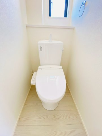 よかタウン／菊陽町久保田５期／１１号棟のトイレ