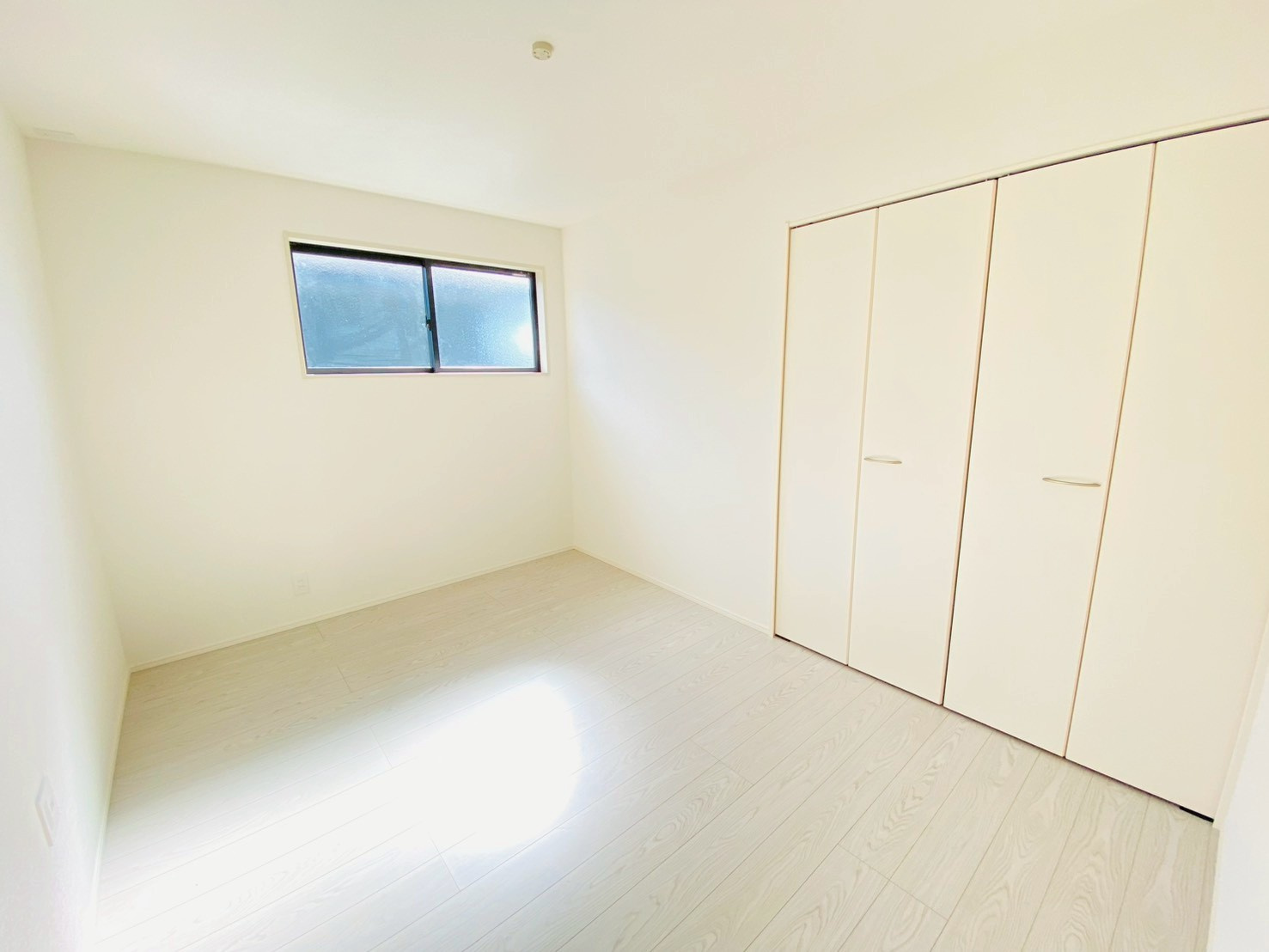 よかタウン／菊陽町久保田５期／１１号棟の洋室