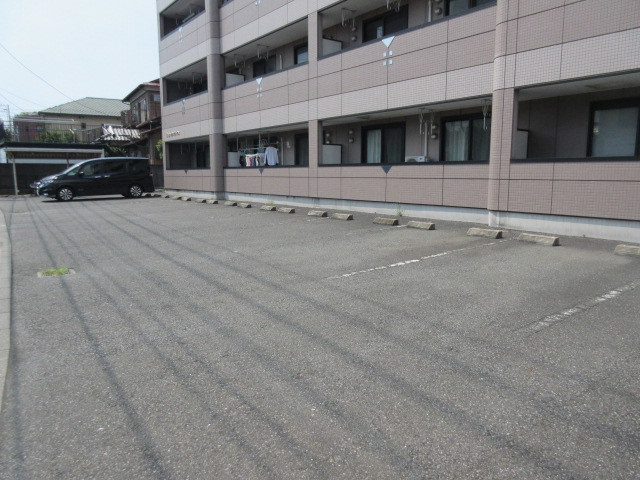 サンタプレイスの駐車場