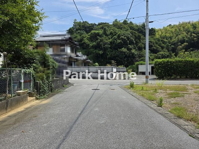 南国市緑ヶ丘1丁目-2棟1-新築戸建ての前面道路含む現地写真|2025.8月末：現況