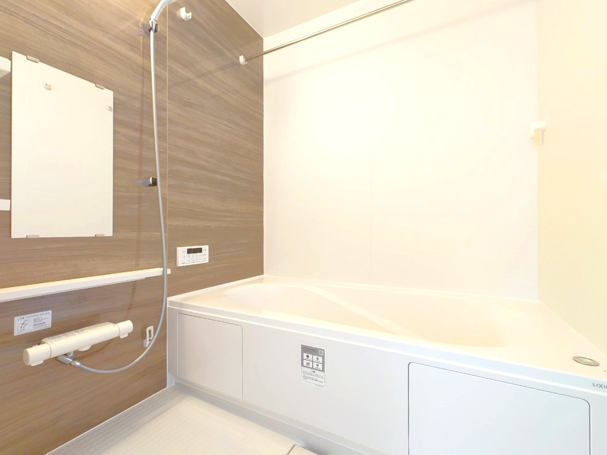 地下鉄東西線「小野」駅徒歩１４分の閑静な住宅街に立つ４ＬＤＫ◆駐車２台可◆京都市伏見区醍醐大高町1期の浴室|浴室