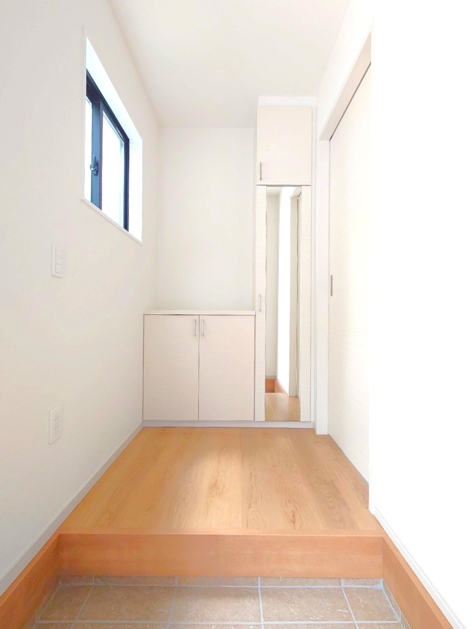 地下鉄東西線「小野」駅徒歩１４分の閑静な住宅街に立つ４ＬＤＫ◆駐車２台可◆京都市伏見区醍醐大高町1期の玄関|玄関