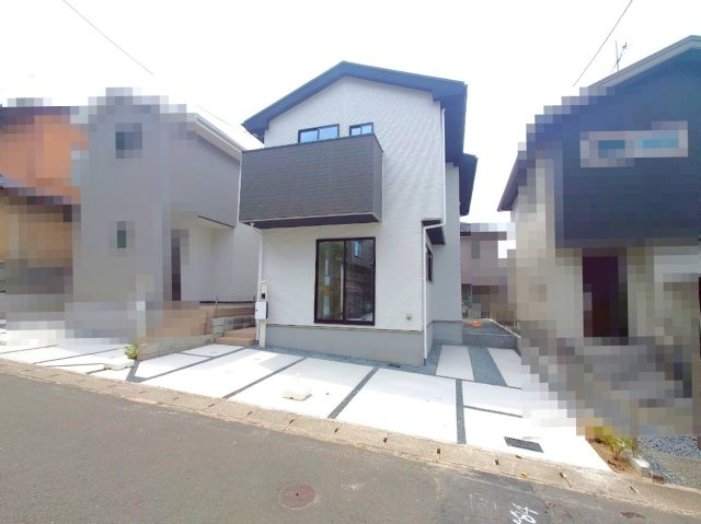 地下鉄東西線「小野」駅徒歩１４分の閑静な住宅街に立つ４ＬＤＫ◆駐車２台可◆京都市伏見区醍醐大高町1期の前面道路含む現地写真|前道含む現地