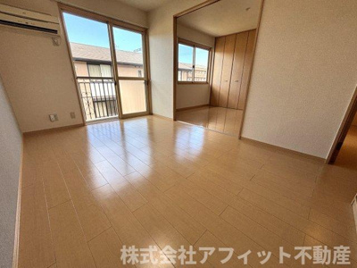 【居間・リビング】 | ローズコートヤマサ B棟