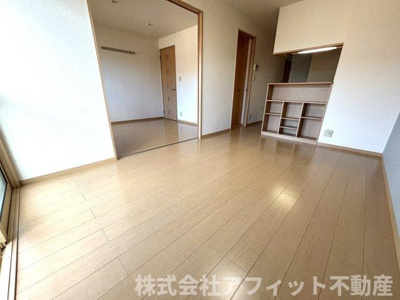 【居間・リビング】 | ローズコートヤマサ B棟 | LDK10.5帖