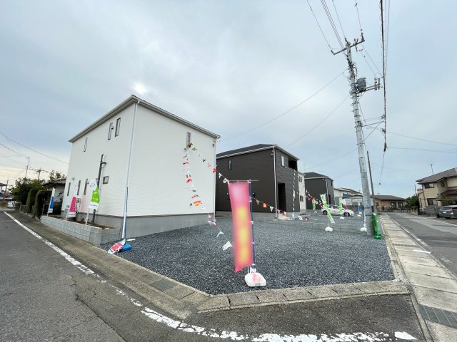 新築戸建・建売　大泉町吉田第12　CRADLE GARDEN　全4棟の前面道路含む現地写真