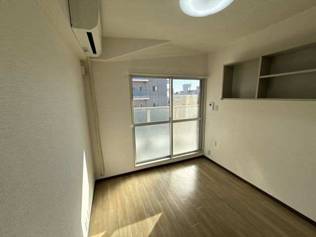 花影中村コーポの寝室