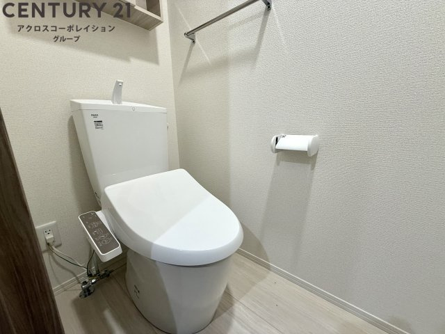 バストイレ別　温水洗浄便座付き