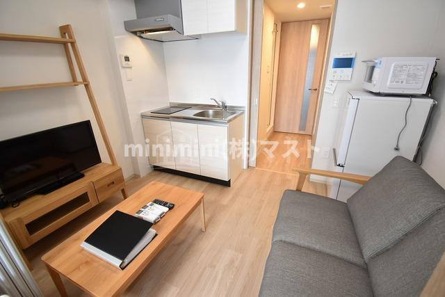 エル・セレーノ大阪天神橋の居間・リビング