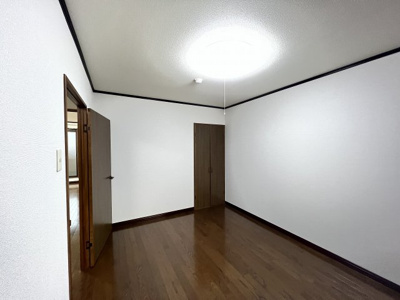 【洋室】 | シャルム岡本