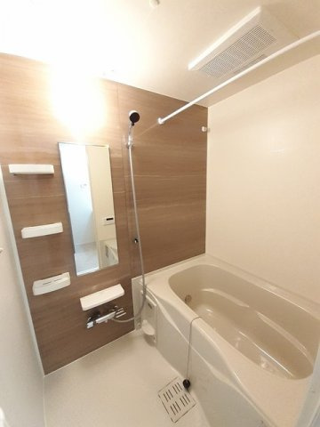 ワイズ　Ⅲの浴室