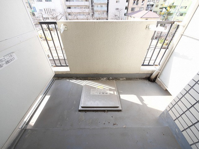 パークサイド上本町駅前のバルコニー