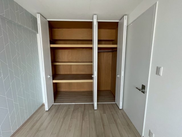 ◆室内リフォーム済◆７階南向き３LDK◆近鉄十条駅徒歩６分、地下鉄十条駅徒歩７分◆コープ野村京都南の洋室|洋室約５.８帖のクローゼット