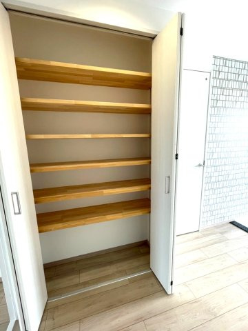 ◆室内リフォーム済◆７階南向き３LDK◆近鉄十条駅徒歩６分、地下鉄十条駅徒歩７分◆コープ野村京都南のその他|廊下収納