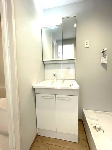 ◆室内リフォーム済◆７階南向き３LDK◆近鉄十条駅徒歩６分、地下鉄十条駅徒歩７分◆コープ野村京都南の洗面所|洗面化粧台