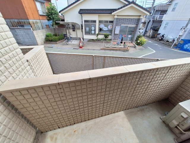 フルールむさしののバルコニー|★しっかりとスペースがあるため洗濯物も干せます★