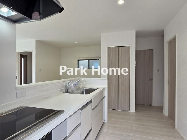 高知市旭天神町 ③ 新築戸建てのキッチン