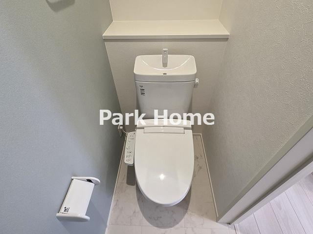 高知市旭天神町 ③ 新築戸建てのトイレ|１F:トイレ