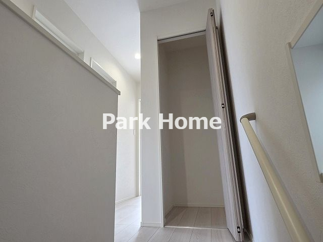 高知市旭天神町 ③ 新築戸建ての収納|２F:ホール内収納