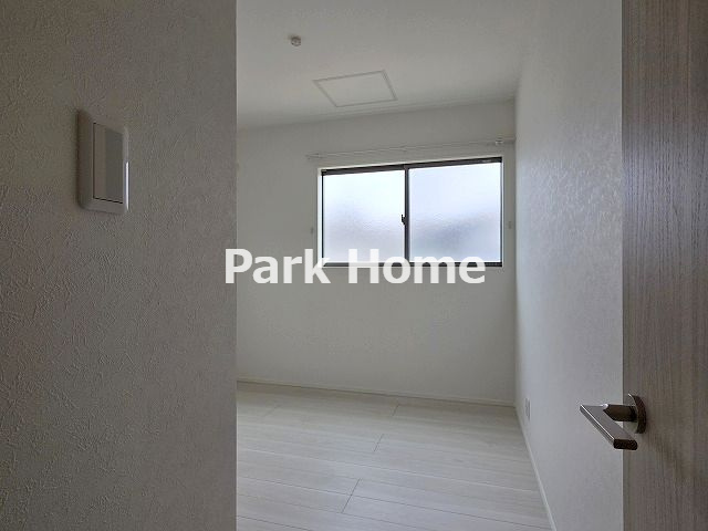 高知市旭天神町 ③ 新築戸建ての洋室|２F：5.1洋室（北）