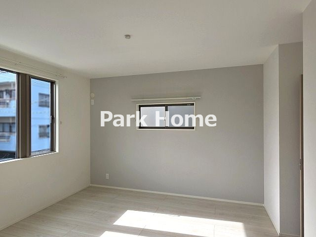 高知市旭天神町 ③ 新築戸建ての洋室|２F:8.5洋室+WIC