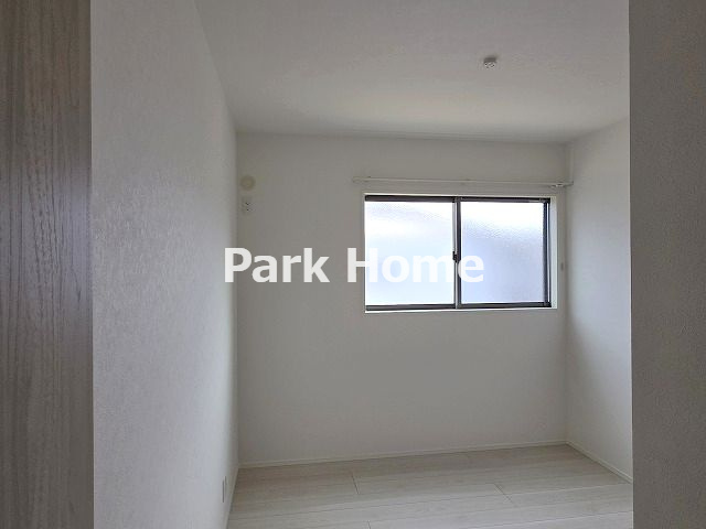 高知市旭天神町 ③ 新築戸建ての洋室|２F：5.1洋室（中）