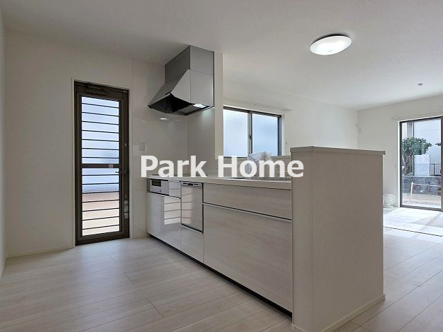 高知市旭天神町 ③ 新築戸建てのキッチン