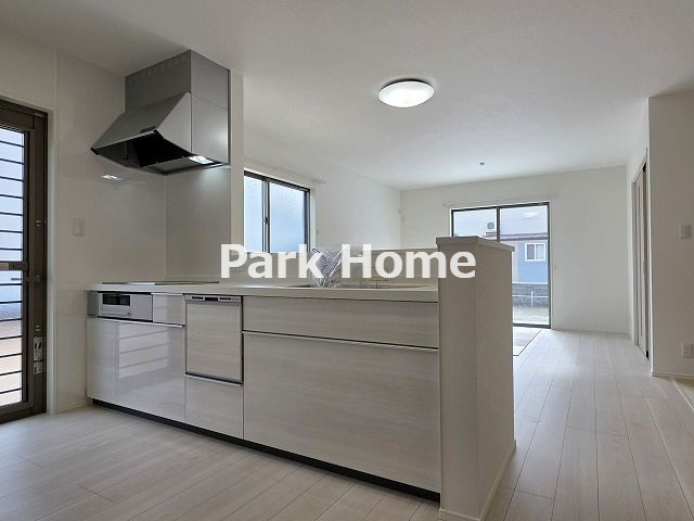 高知市旭天神町 ③ 新築戸建てのキッチン