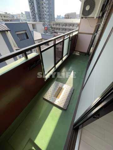 デイグラン大阪城EASTのバルコニー