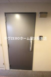 ウィルテラスなんば南（旧：サムティナンバ南）の玄関