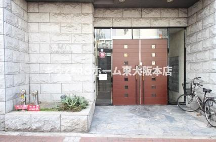 ウィルテラスなんば南（旧：サムティナンバ南）のエントランス