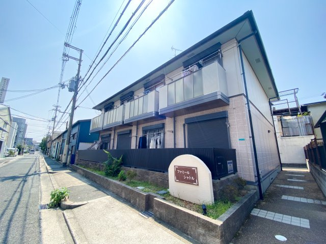 ファミール・シャトルの外観