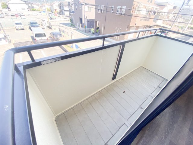 ニューリバーサイド八尾南Ｄ のバルコニー
