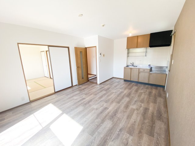 ニューリバーサイド八尾南Ｄ の洋室