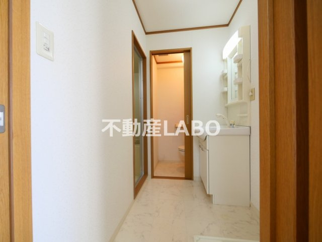 ウェルバード瓜破の洗面所