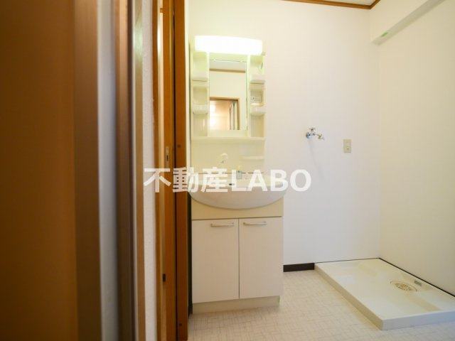 ウェルバード瓜破の洗面所