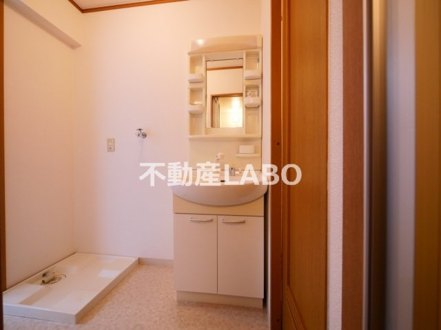 ウェルバード瓜破の洗面所