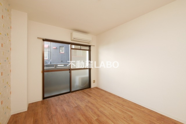 ミタカホーム８番の居間・リビング