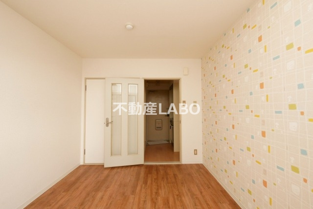 ミタカホーム８番の洋室