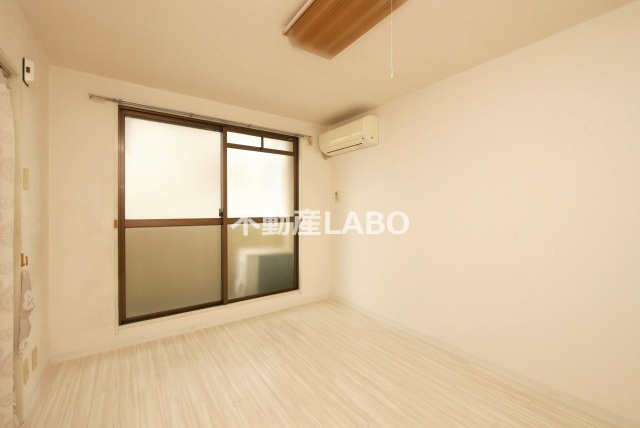 ミタカホーム7番の居間・リビング