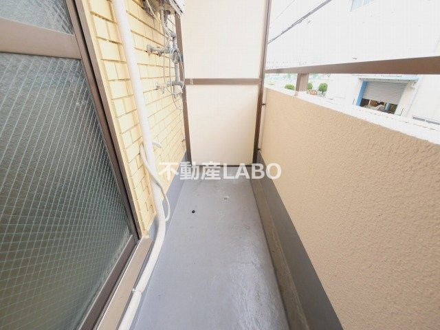 平野西シャルマンのバルコニー