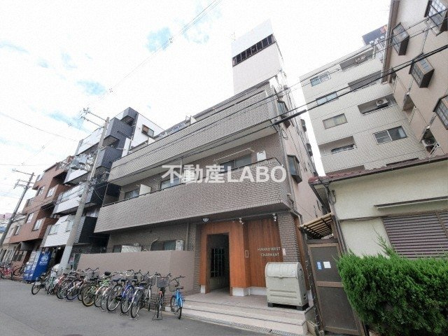 平野西シャルマンの外観