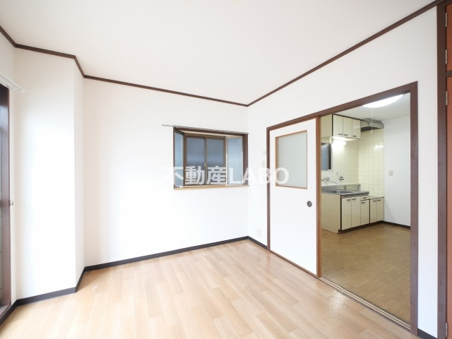 平野西シャルマンの洋室