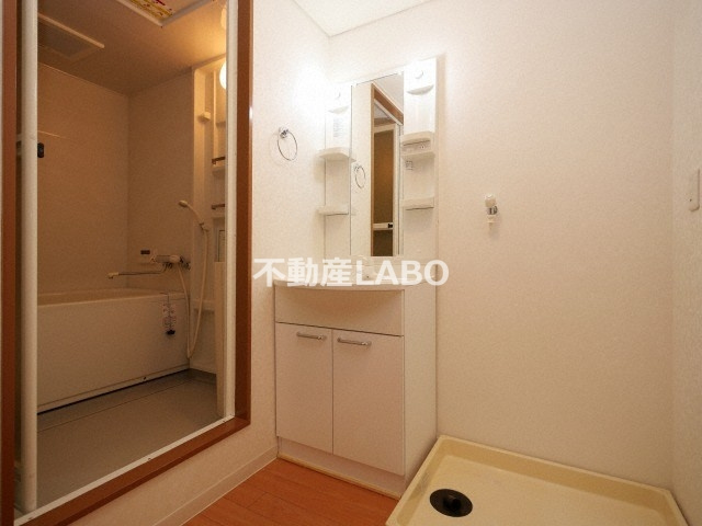 清川六番館の洗面所