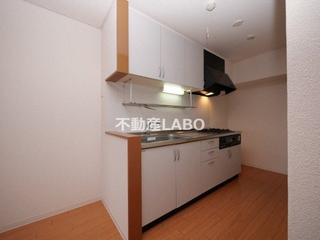 清川六番館のキッチン