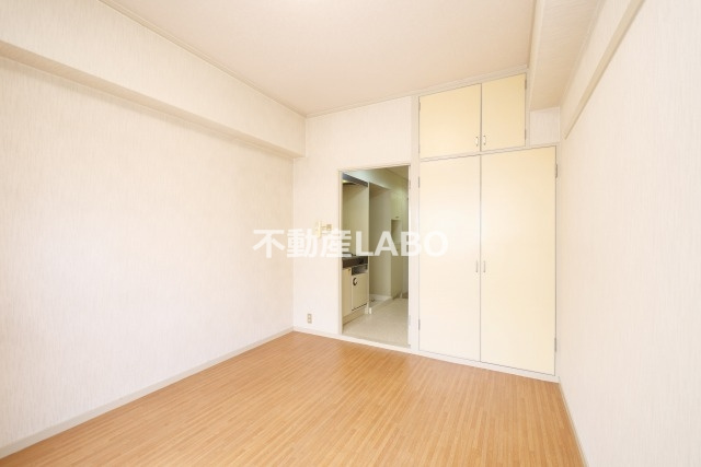 T・Hビルの洋室